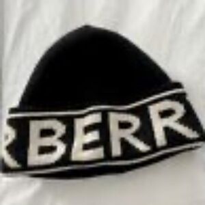 BURBERRY BEANIE